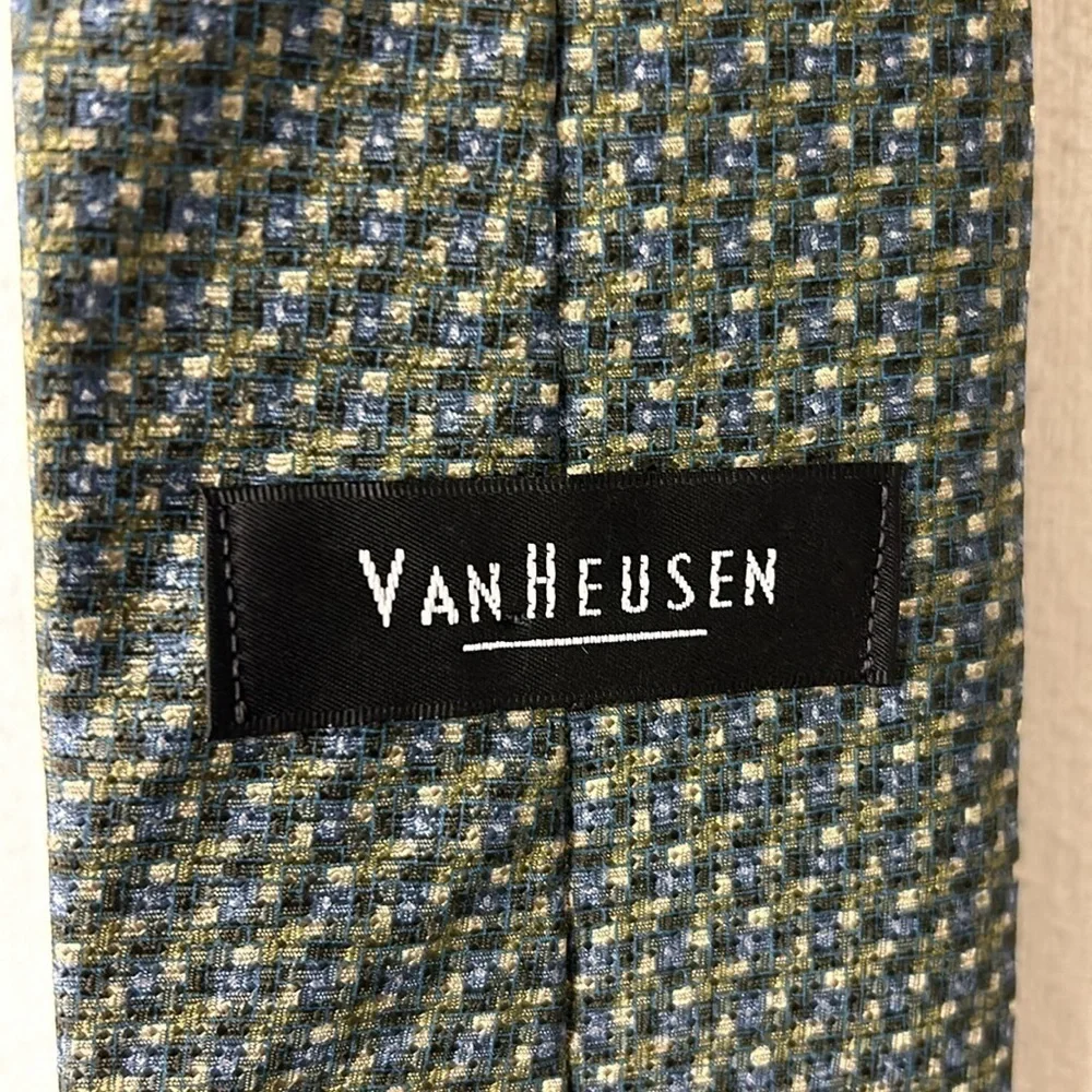 Van-Heusen Silk Men’s Ties (3) Black Blue Gray Cream Neutrals Perfect Condition